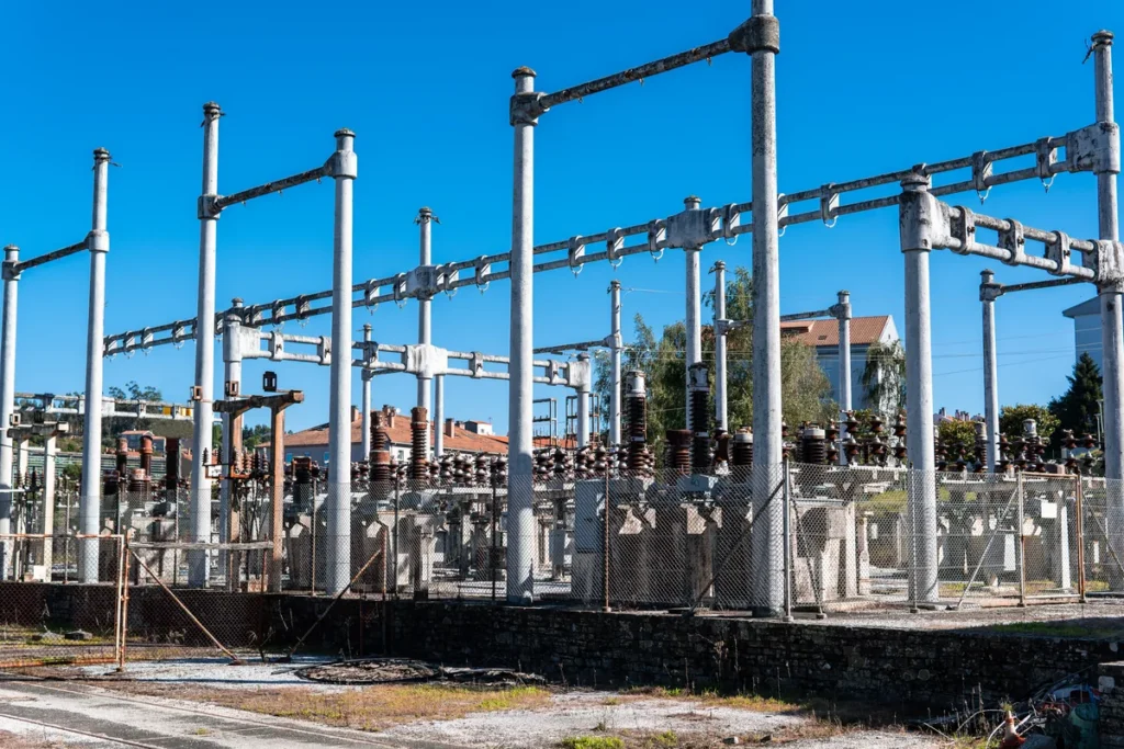 Electric motors in industry - production equipment with piping - Energel Estonia